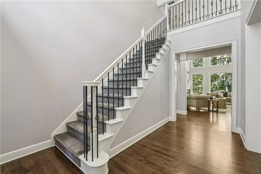 Sandy Springs, Georgia 30350, 5 Bedrooms Bedrooms, ,4 BathroomsBathrooms,Residential,Sold,7667882