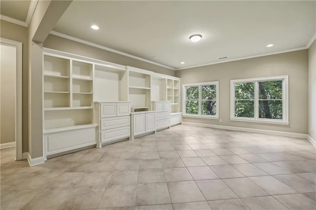 Sandy Springs, Georgia 30350, 5 Bedrooms Bedrooms, ,4 BathroomsBathrooms,Residential,Sold,7667882