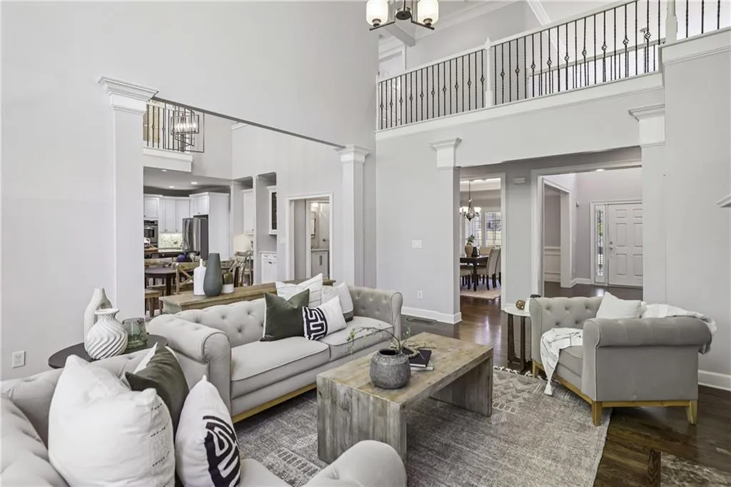 Sandy Springs, Georgia 30350, 5 Bedrooms Bedrooms, ,4 BathroomsBathrooms,Residential,Sold,7667882