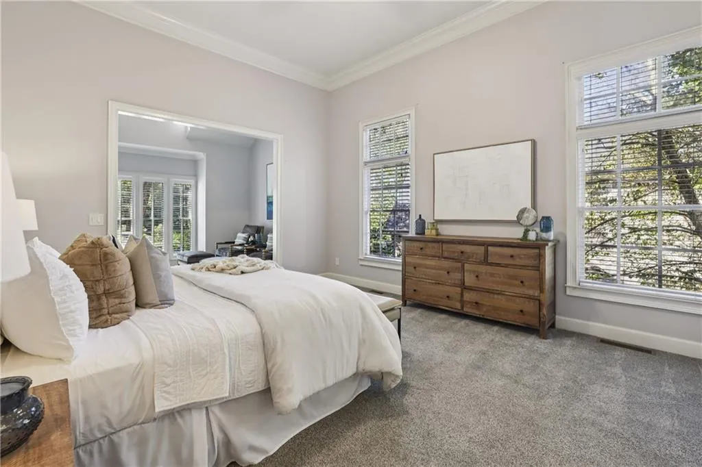 Sandy Springs, Georgia 30350, 5 Bedrooms Bedrooms, ,4 BathroomsBathrooms,Residential,Sold,7667882