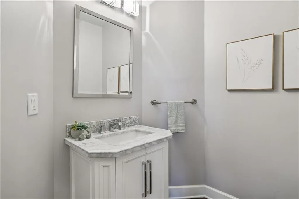 Sandy Springs, Georgia 30350, 5 Bedrooms Bedrooms, ,4 BathroomsBathrooms,Residential,Sold,7667882