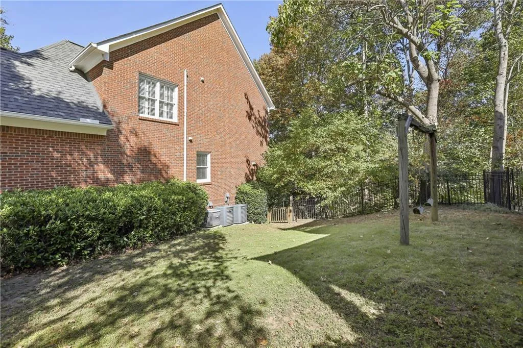 Sandy Springs, Georgia 30350, 5 Bedrooms Bedrooms, ,4 BathroomsBathrooms,Residential,Sold,7667882