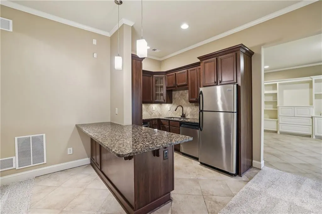 Sandy Springs, Georgia 30350, 5 Bedrooms Bedrooms, ,4 BathroomsBathrooms,Residential,Sold,7667882