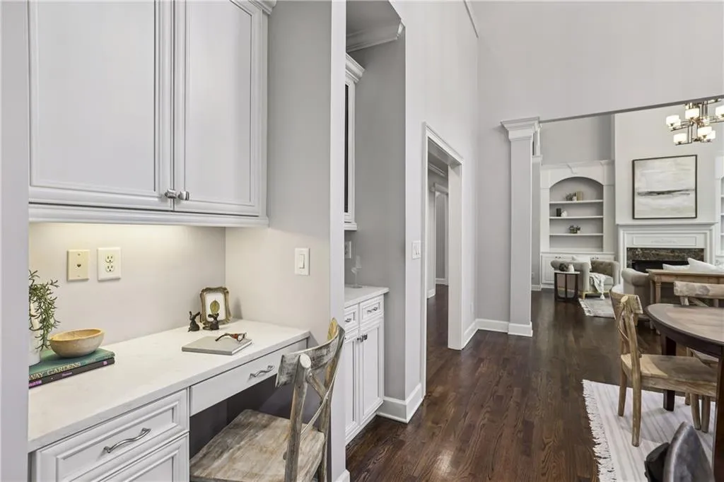 Sandy Springs, Georgia 30350, 5 Bedrooms Bedrooms, ,4 BathroomsBathrooms,Residential,Sold,7667882