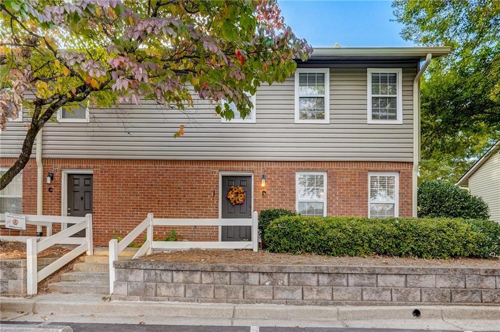 7750 Roswell Road Unit 8D, Sandy Springs, Georgia 30350, 3 Bedrooms Bedrooms, ,2 BathroomsBathrooms,Residential,Sold,7750 Roswell Road Unit 8D,7325416