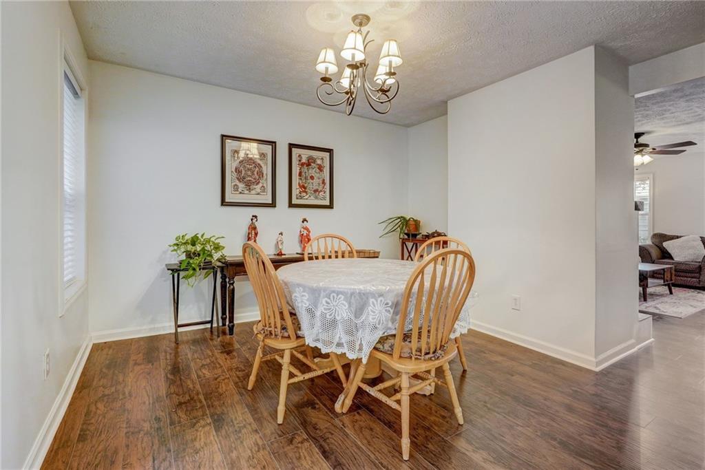 7750 Roswell Road Unit 8D, Sandy Springs, Georgia 30350, 3 Bedrooms Bedrooms, ,2 BathroomsBathrooms,Residential,Sold,7750 Roswell Road Unit 8D,7325416