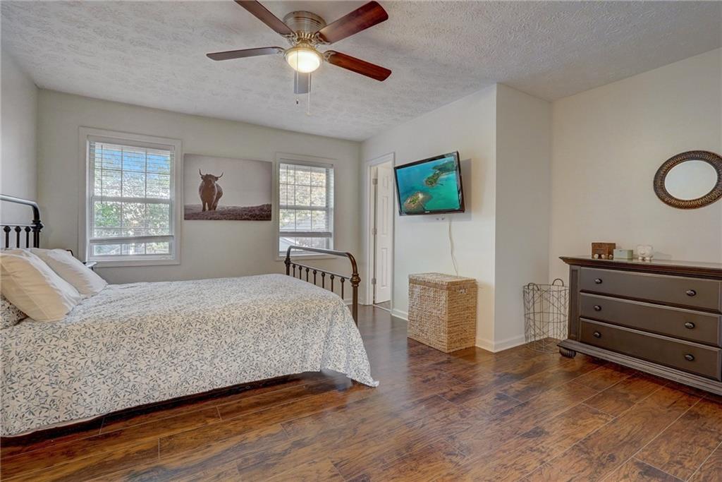 7750 Roswell Road Unit 8D, Sandy Springs, Georgia 30350, 3 Bedrooms Bedrooms, ,2 BathroomsBathrooms,Residential,Sold,7750 Roswell Road Unit 8D,7325416