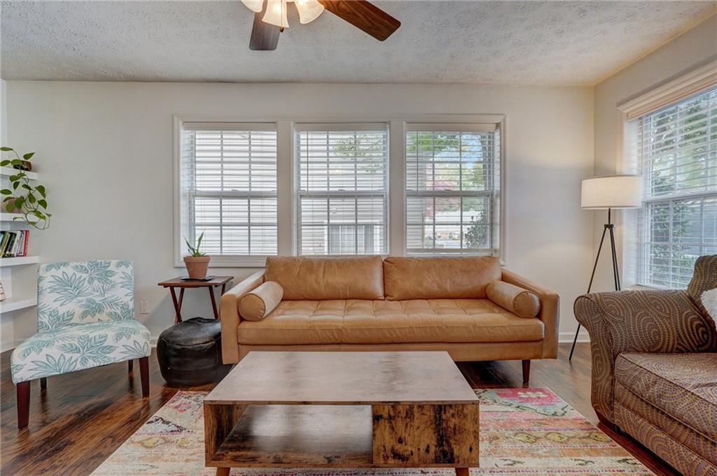7750 Roswell Road Unit 8D, Sandy Springs, Georgia 30350, 3 Bedrooms Bedrooms, ,2 BathroomsBathrooms,Residential,Sold,7750 Roswell Road Unit 8D,7325416