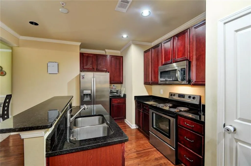 7265 Glisten Avenue Unit 119, Atlanta, Georgia 30328, 2 Bedrooms Bedrooms, ,2 BathroomsBathrooms,Residential,Sold,7265 Glisten Avenue Unit 119,5615895