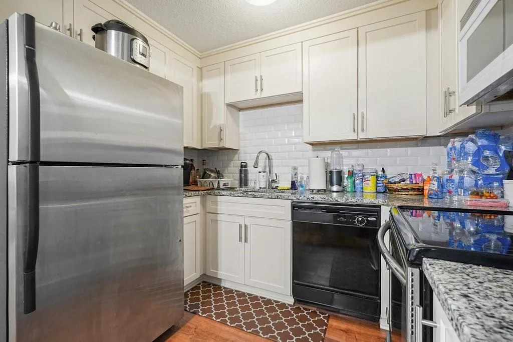 4266 Roswell Road Ne Unit K-2, Atlanta, Georgia 30342, 2 Bedrooms Bedrooms, ,1 BathroomBathrooms,Residential,For Sale,4266 Roswell Road Ne Unit K-2,7619849