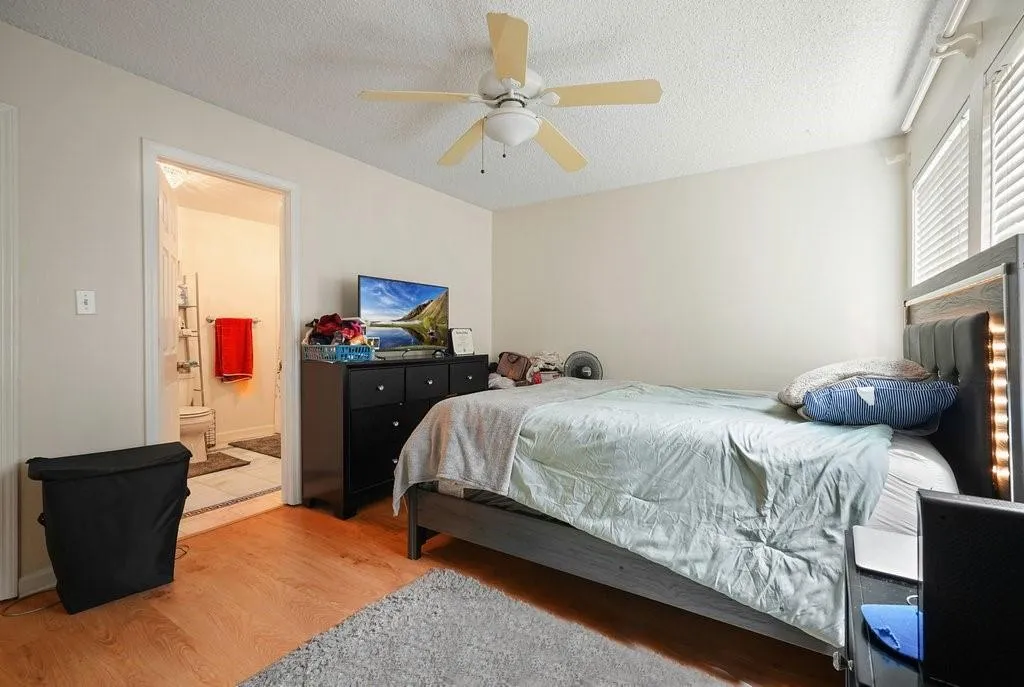 4266 Roswell Road Ne Unit K-2, Atlanta, Georgia 30342, 2 Bedrooms Bedrooms, ,1 BathroomBathrooms,Residential,For Sale,4266 Roswell Road Ne Unit K-2,7619849