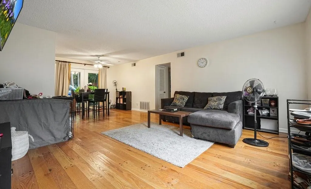 4266 Roswell Road Ne Unit K-2, Atlanta, Georgia 30342, 2 Bedrooms Bedrooms, ,1 BathroomBathrooms,Residential,For Sale,4266 Roswell Road Ne Unit K-2,7619849