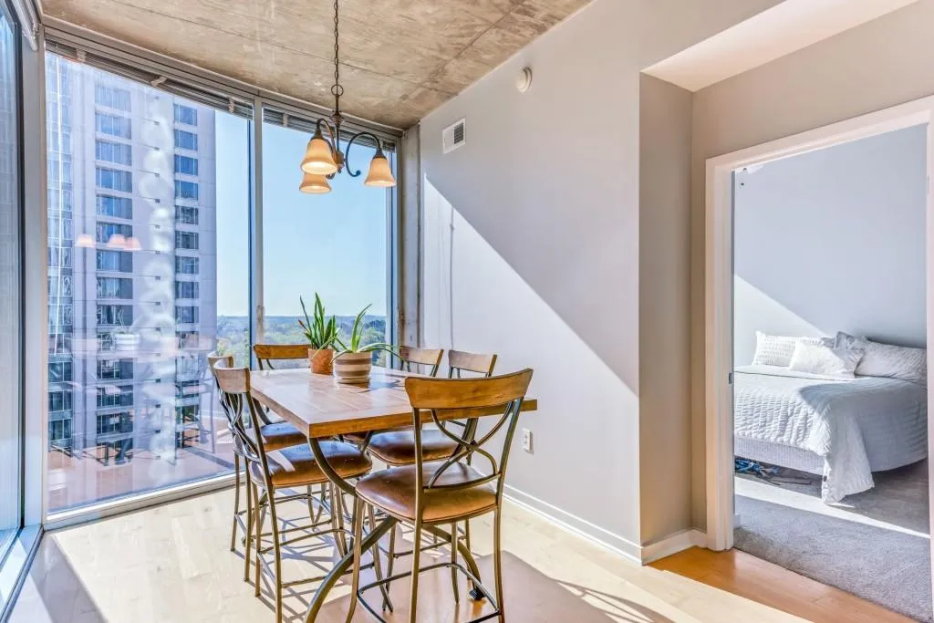 3324 Peachtree Road Ne Unit 901, Atlanta, Georgia 30326, 2 Bedrooms Bedrooms, ,2 BathroomsBathrooms,Residential,Sold,3324 Peachtree Road Ne Unit 901,5992998