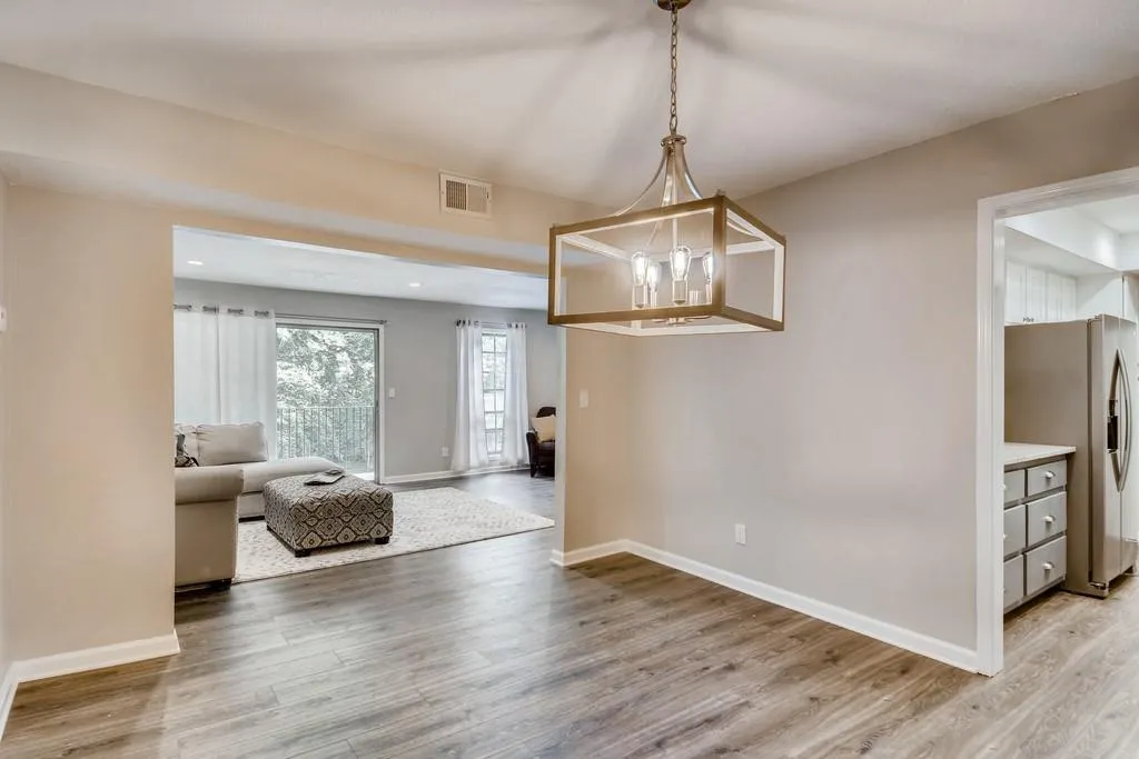 6851 Roswell Road Unit F-30, Sandy Springs, Georgia 30328, 2 Bedrooms Bedrooms, ,2 BathroomsBathrooms,Residential,Sold,6851 Roswell Road Unit F-30,6570052