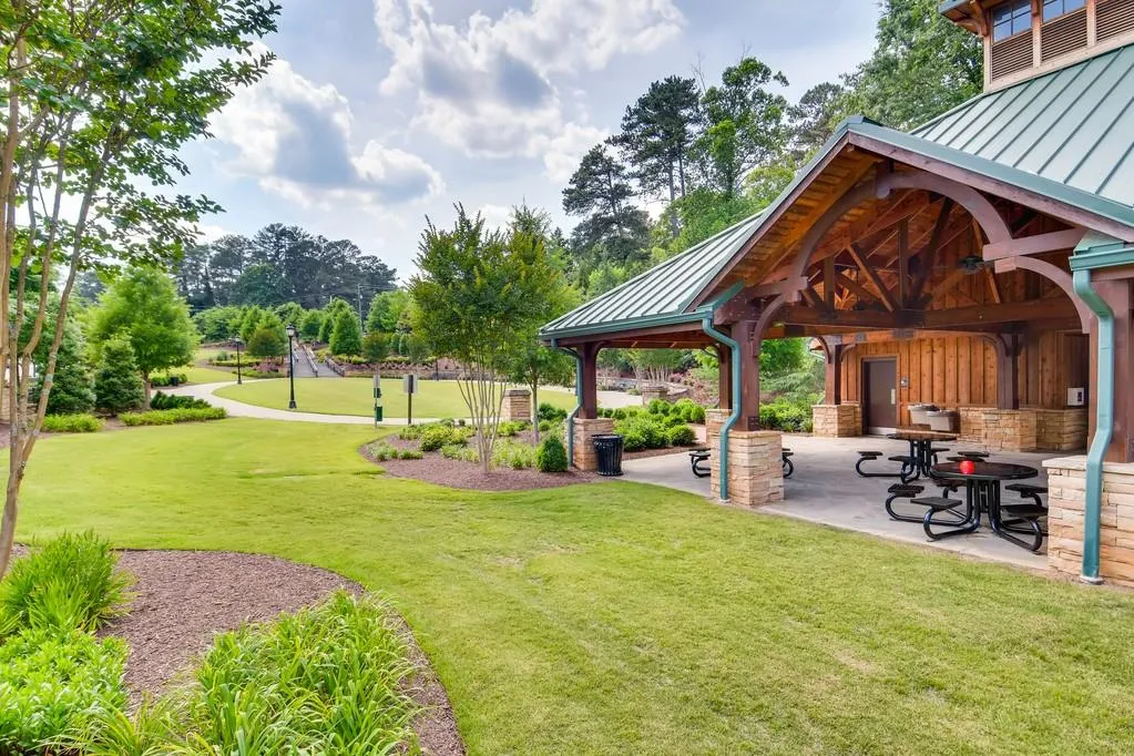 6851 Roswell Road Unit F-30, Sandy Springs, Georgia 30328, 2 Bedrooms Bedrooms, ,2 BathroomsBathrooms,Residential,Sold,6851 Roswell Road Unit F-30,6570052