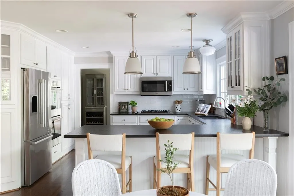 540 Cambridge Way, Atlanta, Georgia 30328, 4 Bedrooms Bedrooms, ,3 BathroomsBathrooms,Residential,Sold,540 Cambridge Way,7558695