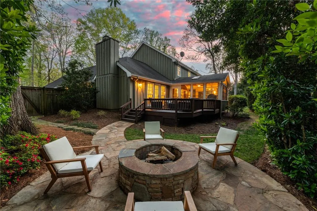 540 Cambridge Way, Atlanta, Georgia 30328, 4 Bedrooms Bedrooms, ,3 BathroomsBathrooms,Residential,Sold,540 Cambridge Way,7558695