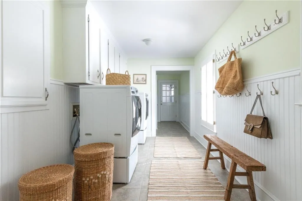 Laundry/mudroom