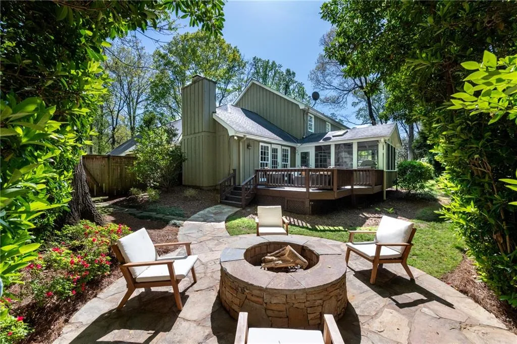 540 Cambridge Way, Atlanta, Georgia 30328, 4 Bedrooms Bedrooms, ,3 BathroomsBathrooms,Residential,Sold,540 Cambridge Way,7558695