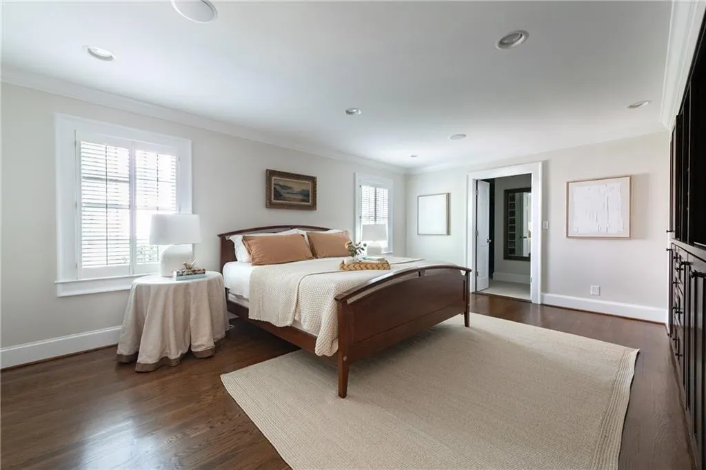 540 Cambridge Way, Atlanta, Georgia 30328, 4 Bedrooms Bedrooms, ,3 BathroomsBathrooms,Residential,Sold,540 Cambridge Way,7558695