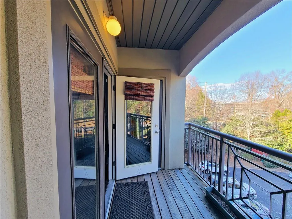 5559 Glenridge Drive Unit 1407, Sandy Springs, Georgia 30342, 1 Bedroom Bedrooms, ,1 BathroomBathrooms,Residential,Sold,5559 Glenridge Drive Unit 1407,7128026
