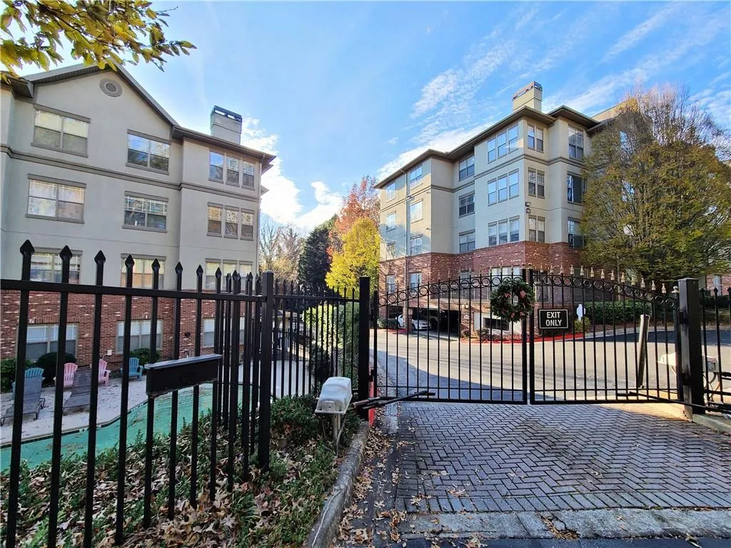 5559 Glenridge Drive Unit 1407, Sandy Springs, Georgia 30342, 1 Bedroom Bedrooms, ,1 BathroomBathrooms,Residential,Sold,5559 Glenridge Drive Unit 1407,7128026
