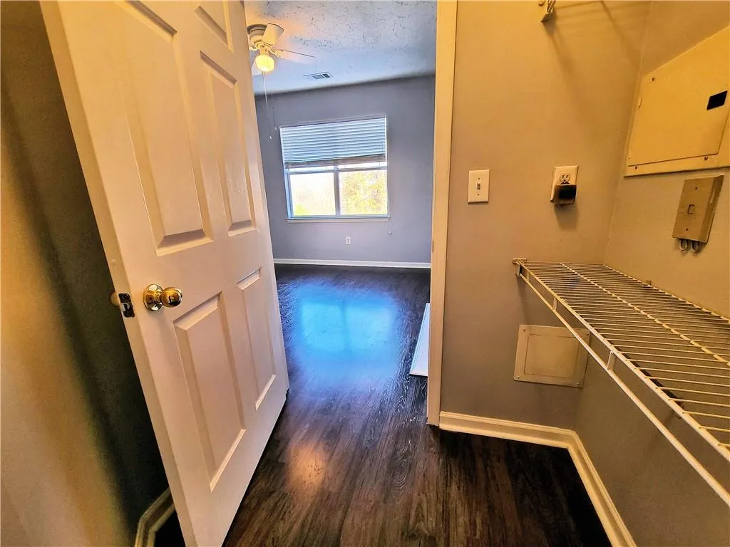 5559 Glenridge Drive Unit 1407, Sandy Springs, Georgia 30342, 1 Bedroom Bedrooms, ,1 BathroomBathrooms,Residential,Sold,5559 Glenridge Drive Unit 1407,7128026