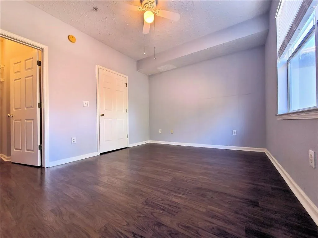 5559 Glenridge Drive Unit 1407, Sandy Springs, Georgia 30342, 1 Bedroom Bedrooms, ,1 BathroomBathrooms,Residential,Sold,5559 Glenridge Drive Unit 1407,7128026