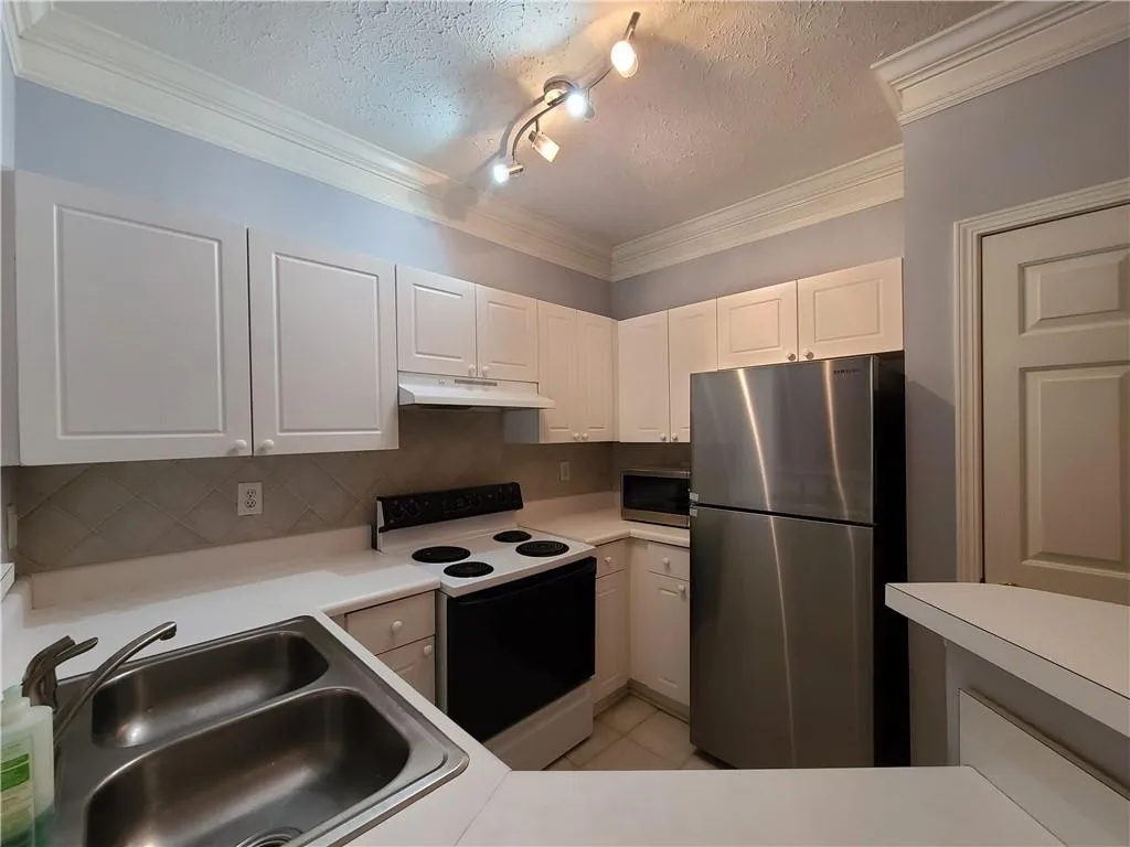 5559 Glenridge Drive Unit 1407, Sandy Springs, Georgia 30342, 1 Bedroom Bedrooms, ,1 BathroomBathrooms,Residential,Sold,5559 Glenridge Drive Unit 1407,7128026