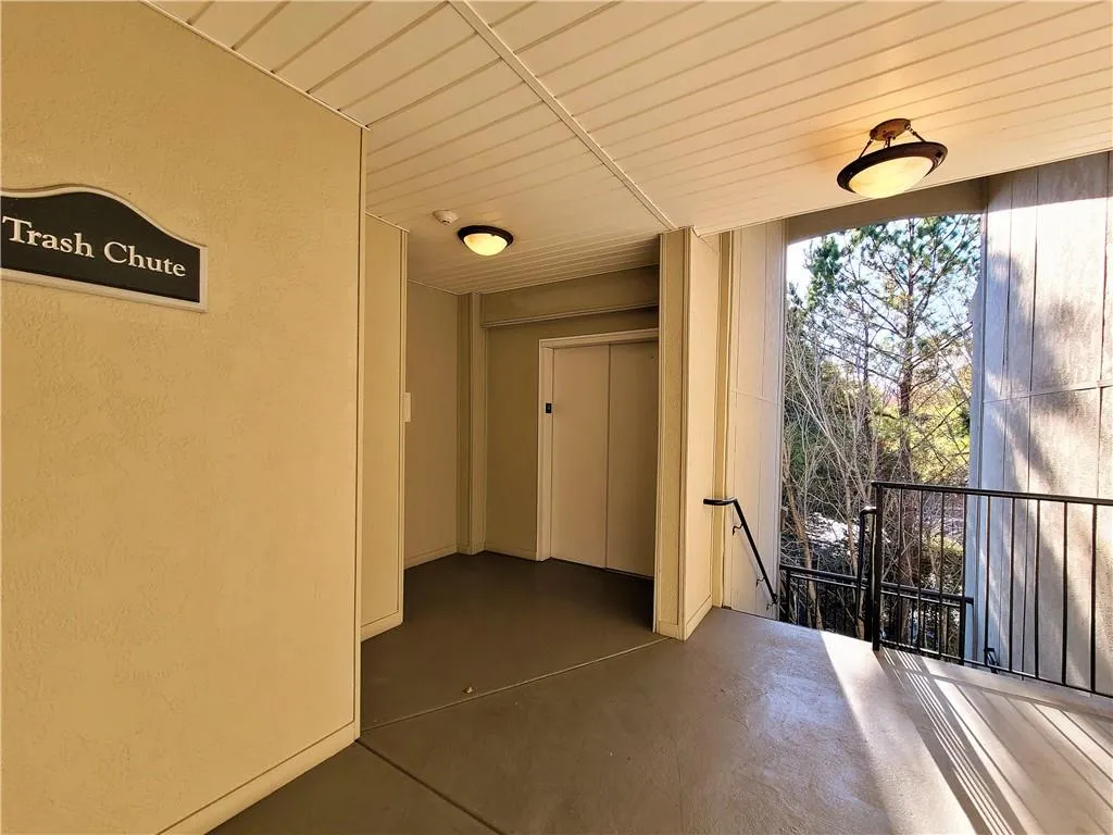 5559 Glenridge Drive Unit 1407, Sandy Springs, Georgia 30342, 1 Bedroom Bedrooms, ,1 BathroomBathrooms,Residential,Sold,5559 Glenridge Drive Unit 1407,7128026