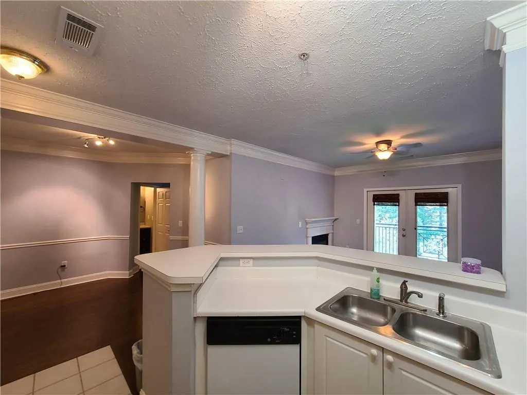 5559 Glenridge Drive Unit 1407, Sandy Springs, Georgia 30342, 1 Bedroom Bedrooms, ,1 BathroomBathrooms,Residential,Sold,5559 Glenridge Drive Unit 1407,7128026
