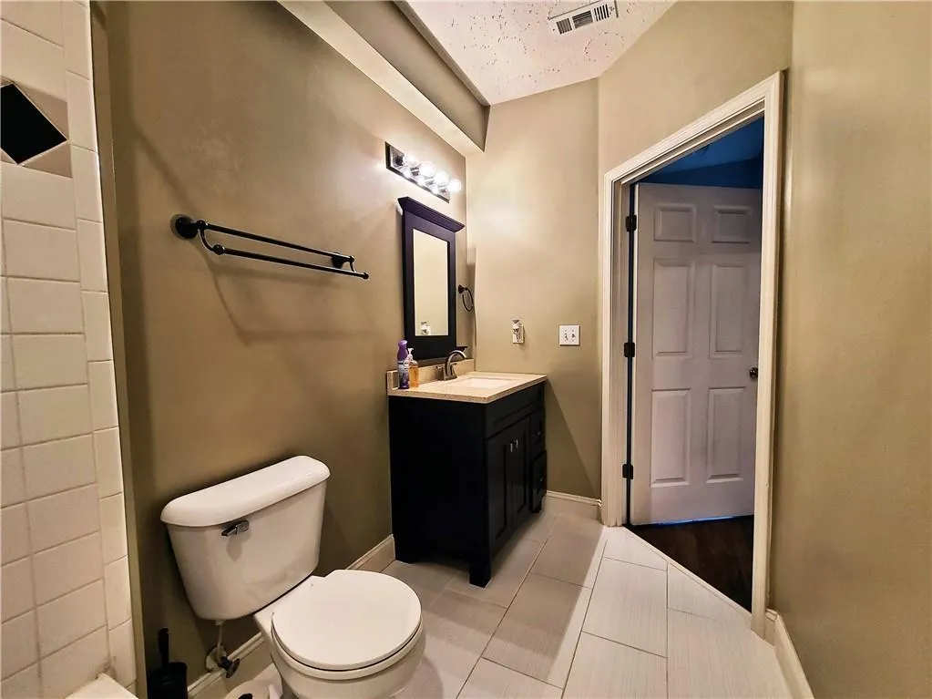 5559 Glenridge Drive Unit 1407, Sandy Springs, Georgia 30342, 1 Bedroom Bedrooms, ,1 BathroomBathrooms,Residential,Sold,5559 Glenridge Drive Unit 1407,7128026