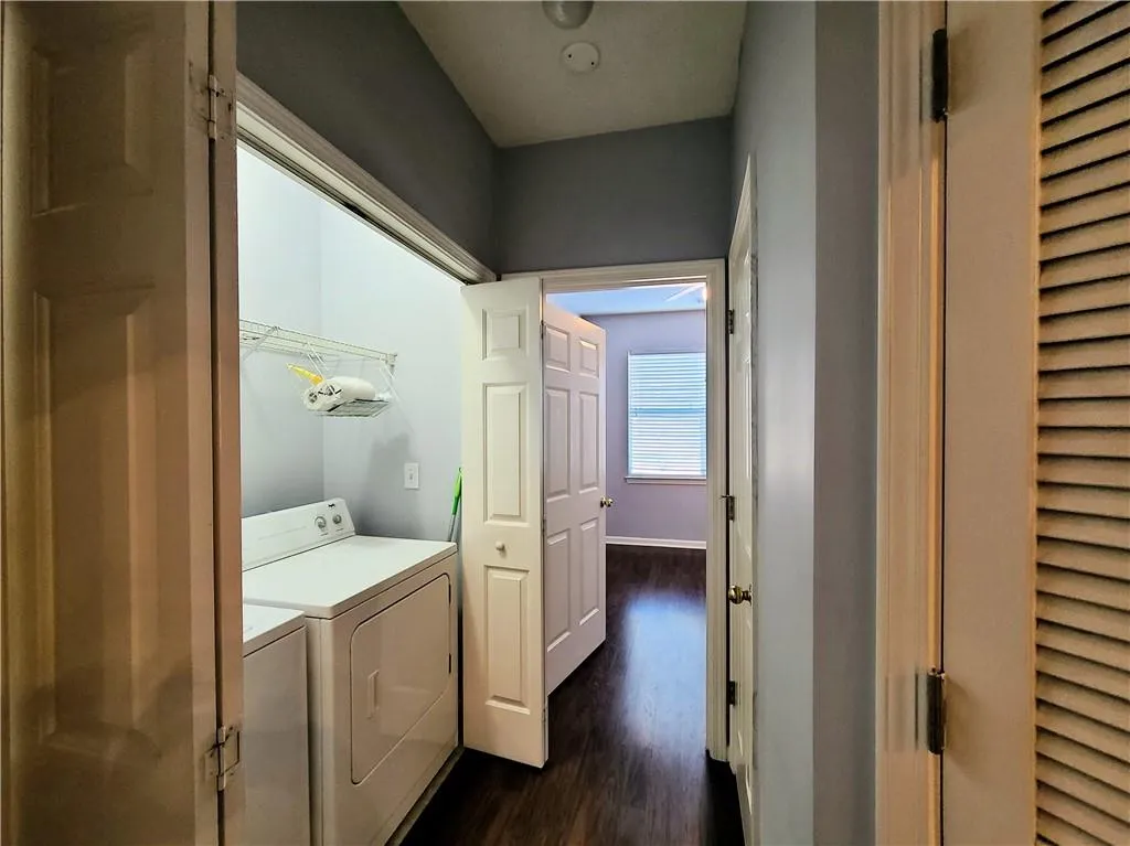 5559 Glenridge Drive Unit 1407, Sandy Springs, Georgia 30342, 1 Bedroom Bedrooms, ,1 BathroomBathrooms,Residential,Sold,5559 Glenridge Drive Unit 1407,7128026
