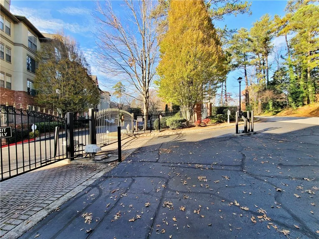 5559 Glenridge Drive Unit 1407, Sandy Springs, Georgia 30342, 1 Bedroom Bedrooms, ,1 BathroomBathrooms,Residential,Sold,5559 Glenridge Drive Unit 1407,7128026