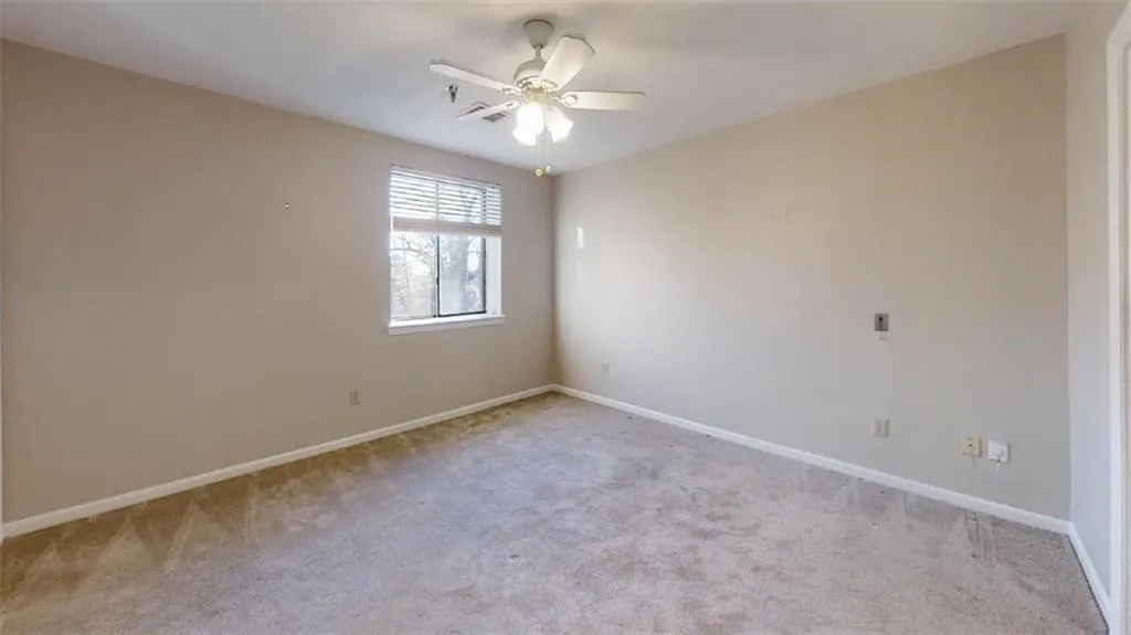 300 Johnson Ferry Road Ne Unit B302, Sandy Springs, Georgia 30328, 1 Bedroom Bedrooms, ,1 BathroomBathrooms,Residential,Sold,300 Johnson Ferry Road Ne Unit B302,7002808