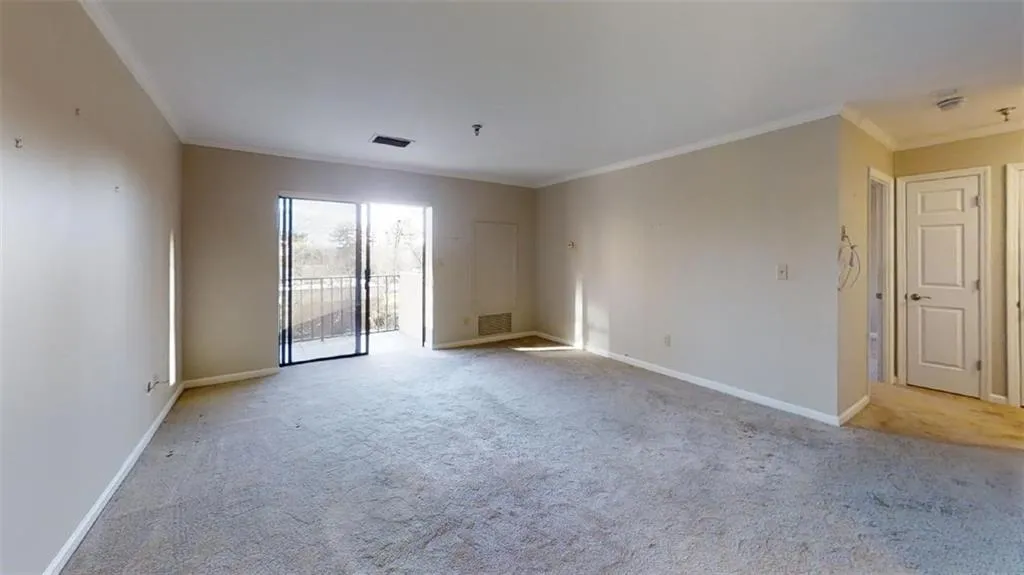 300 Johnson Ferry Road Ne Unit B302, Sandy Springs, Georgia 30328, 1 Bedroom Bedrooms, ,1 BathroomBathrooms,Residential,Sold,300 Johnson Ferry Road Ne Unit B302,7002808