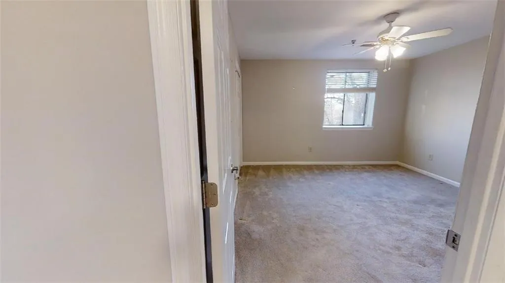 300 Johnson Ferry Road Ne Unit B302, Sandy Springs, Georgia 30328, 1 Bedroom Bedrooms, ,1 BathroomBathrooms,Residential,Sold,300 Johnson Ferry Road Ne Unit B302,7002808