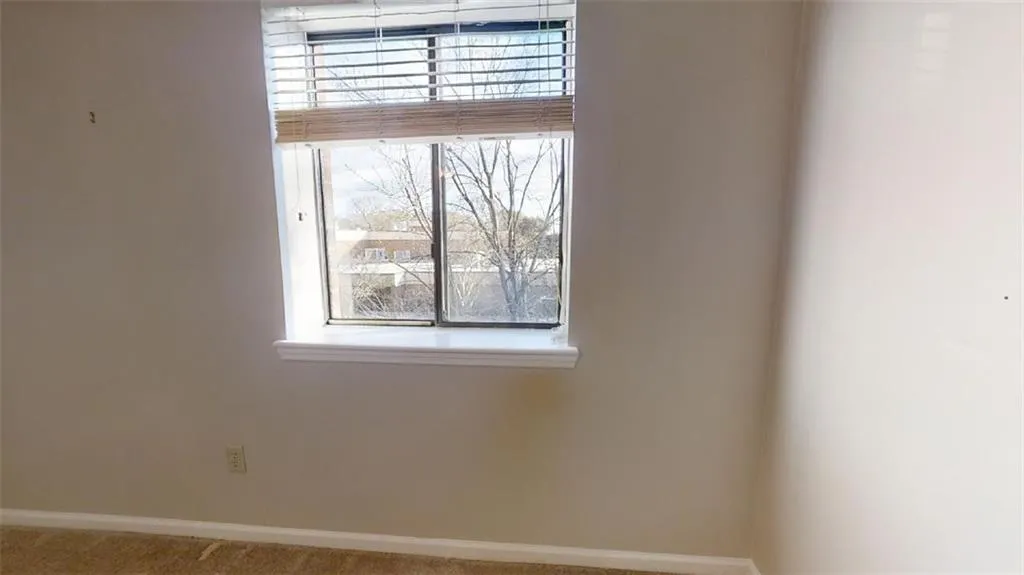 300 Johnson Ferry Road Ne Unit B302, Sandy Springs, Georgia 30328, 1 Bedroom Bedrooms, ,1 BathroomBathrooms,Residential,Sold,300 Johnson Ferry Road Ne Unit B302,7002808