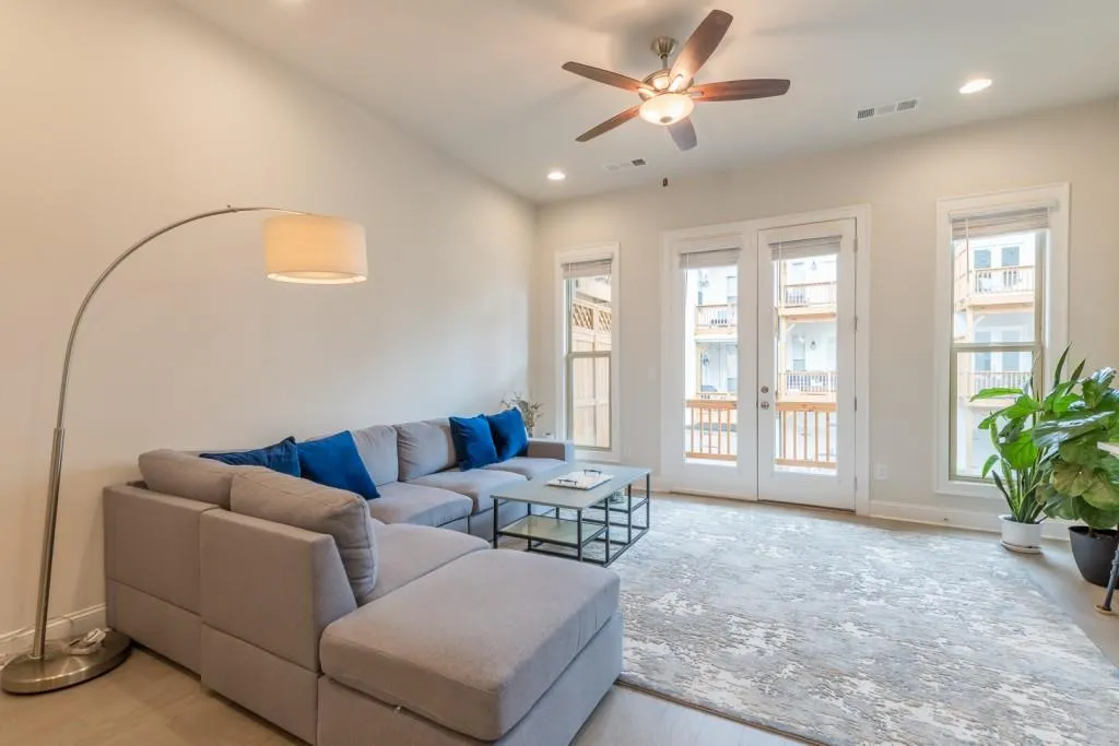 4349 Parkside Place, Sandy Springs, Georgia 30342, 2 Bedrooms Bedrooms, ,2 BathroomsBathrooms,Residential,Sold,4349 Parkside Place,6915781