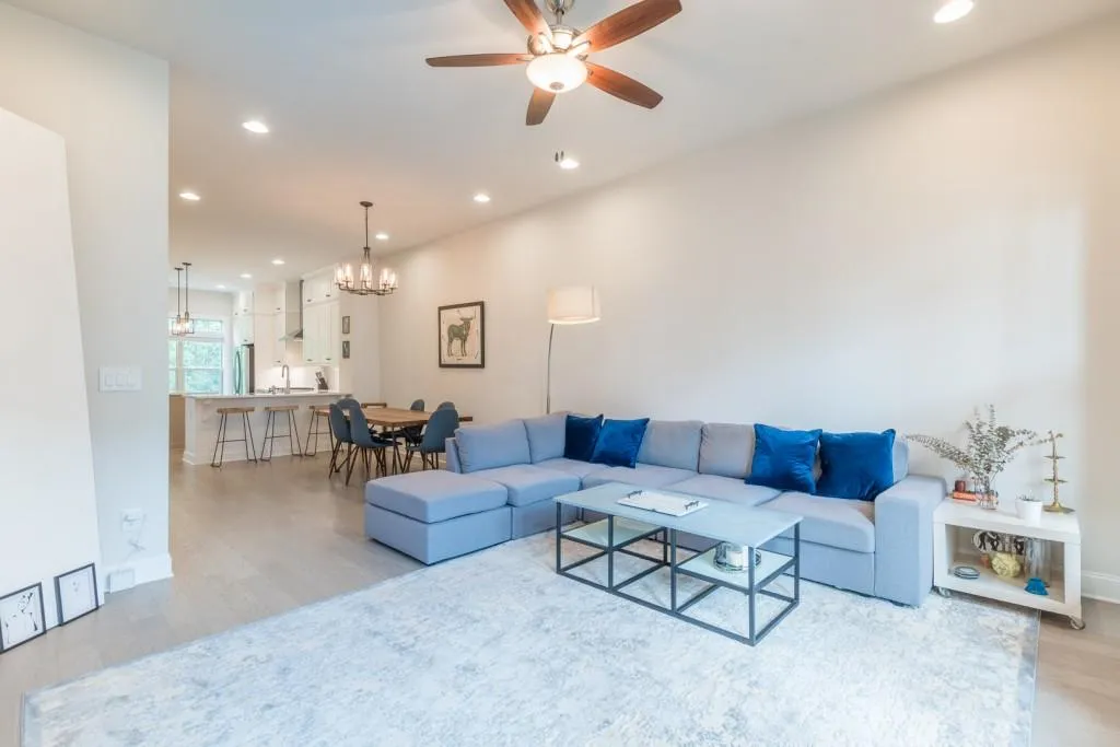 4349 Parkside Place, Sandy Springs, Georgia 30342, 2 Bedrooms Bedrooms, ,2 BathroomsBathrooms,Residential,Sold,4349 Parkside Place,6915781