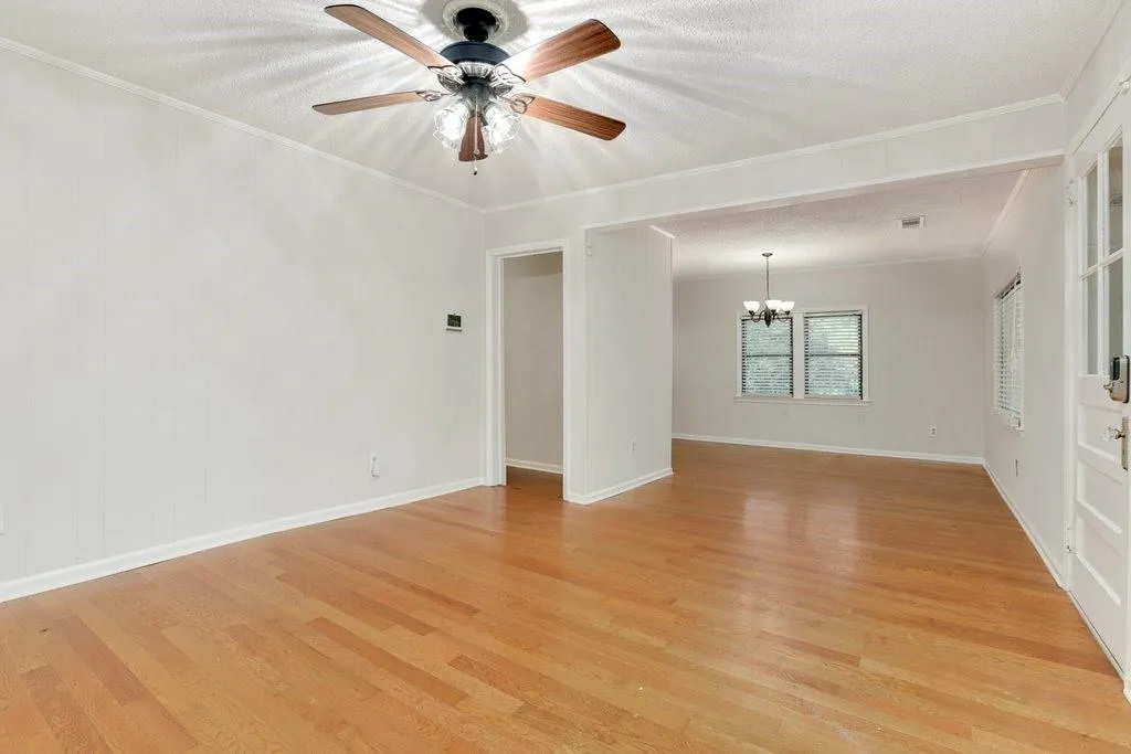 37 W Belle Isle Road, Atlanta, Georgia 30342, 3 Bedrooms Bedrooms, ,2 BathroomsBathrooms,Residential,Sold,37 W Belle Isle Road,7061989