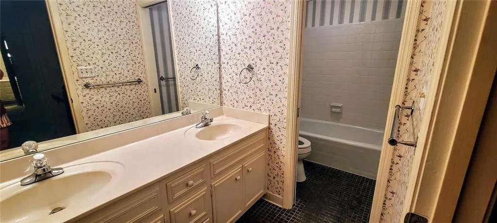 290 Lighthouse Point, Atlanta, Georgia 30328, 4 Bedrooms Bedrooms, ,2 BathroomsBathrooms,Residential,Sold,290 Lighthouse Point,7114620