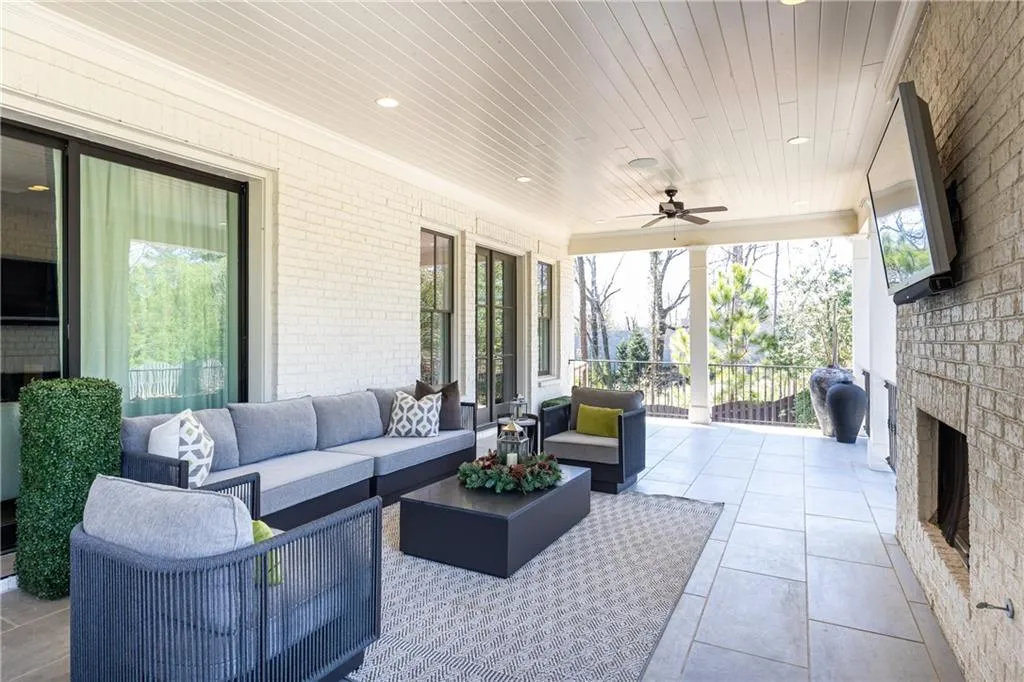 705 Bass Way, Atlanta, Georgia 30328, 6 Bedrooms Bedrooms, ,6 BathroomsBathrooms,Residential,Sold,705 Bass Way,7193478