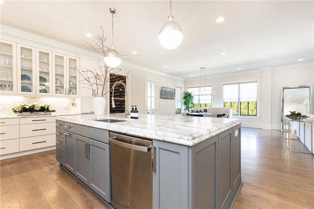 705 Bass Way, Atlanta, Georgia 30328, 6 Bedrooms Bedrooms, ,6 BathroomsBathrooms,Residential,Sold,705 Bass Way,7193478