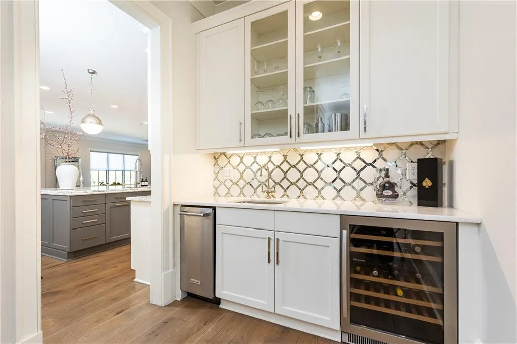 705 Bass Way, Atlanta, Georgia 30328, 6 Bedrooms Bedrooms, ,6 BathroomsBathrooms,Residential,Sold,705 Bass Way,7193478