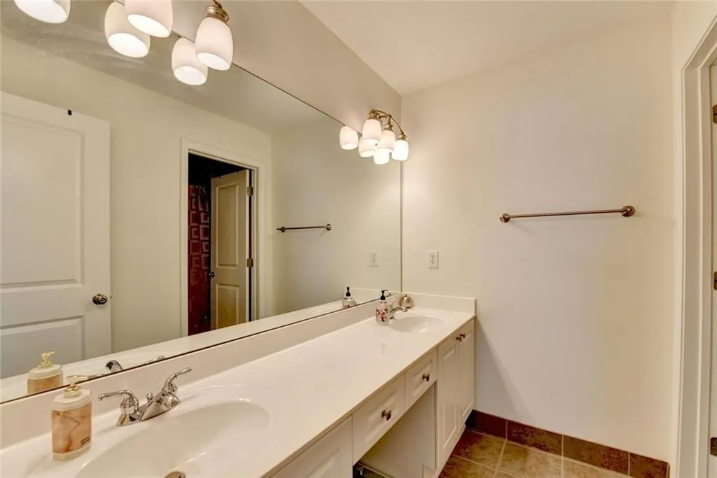 1613 Dupont Commons Drive Nw, Atlanta, Georgia 30318, 4 Bedrooms Bedrooms, ,3 BathroomsBathrooms,Residential,For Sale,1613 Dupont Commons Drive Nw,7663633