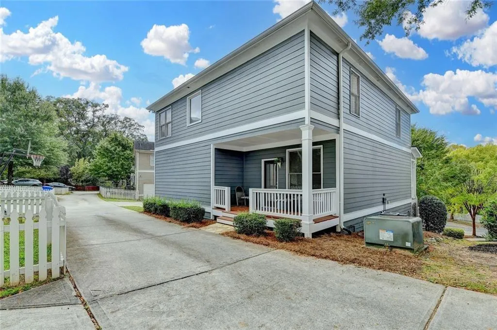 1613 Dupont Commons Drive Nw, Atlanta, Georgia 30318, 4 Bedrooms Bedrooms, ,3 BathroomsBathrooms,Residential,For Sale,1613 Dupont Commons Drive Nw,7663633
