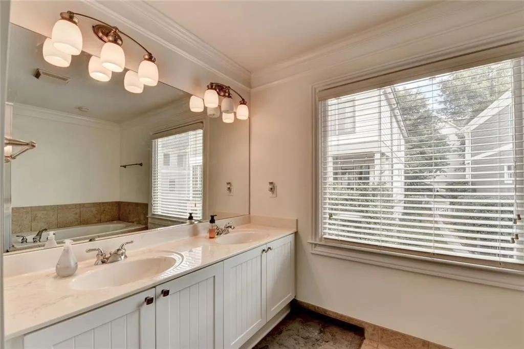 1613 Dupont Commons Drive Nw, Atlanta, Georgia 30318, 4 Bedrooms Bedrooms, ,3 BathroomsBathrooms,Residential,For Sale,1613 Dupont Commons Drive Nw,7663633