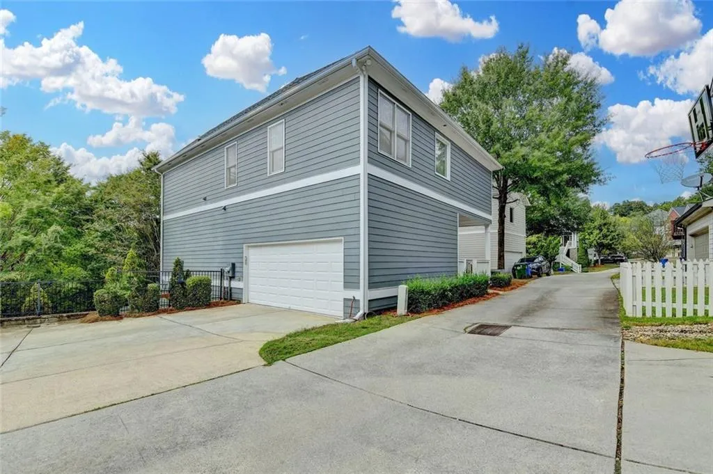 1613 Dupont Commons Drive Nw, Atlanta, Georgia 30318, 4 Bedrooms Bedrooms, ,3 BathroomsBathrooms,Residential,For Sale,1613 Dupont Commons Drive Nw,7663633