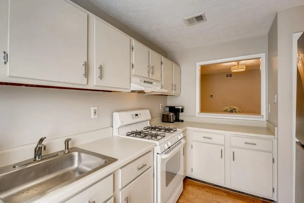 1308 Woodcliff Drive, Sandy Springs, Georgia 30350, 1 Bedroom Bedrooms, ,1 BathroomBathrooms,Residential,Sold,1308 Woodcliff Drive,6852505 1308 Woodcliff Drive, Sandy Springs, Georgia 30350, 1 Bedroom Bedrooms, ,1 BathroomBathrooms,Residential,Sold,1308 Woodcliff Drive,6852505